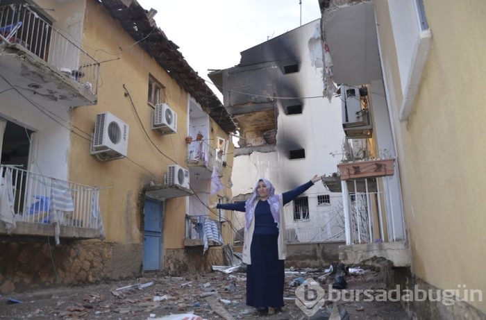 Diyarbakır'da emniyet müdürlüğüne bombalı saldırı	
