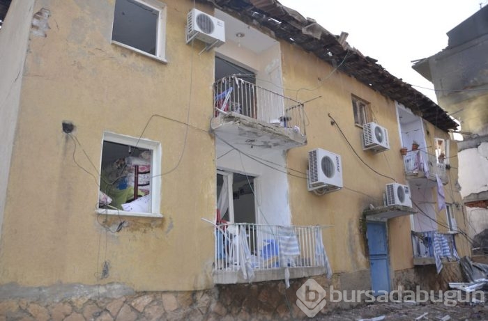 Diyarbakır'da emniyet müdürlüğüne bombalı saldırı	
