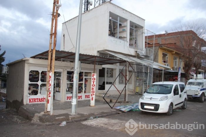 Diyarbakır'da emniyet müdürlüğüne bombalı saldırı	
