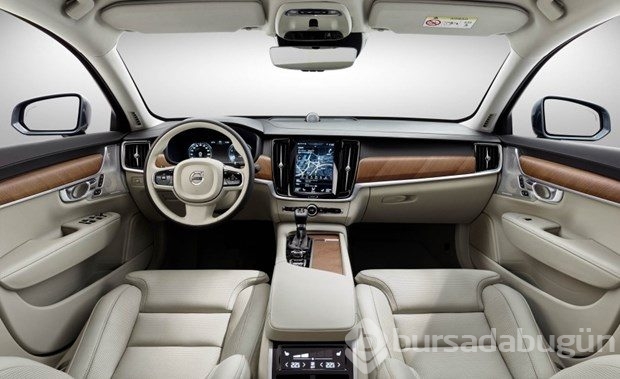 Volvo S90 Detroit'te parladı