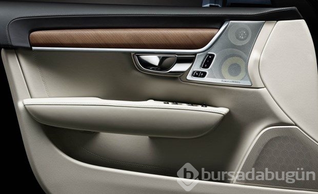 Volvo S90 Detroit'te parladı