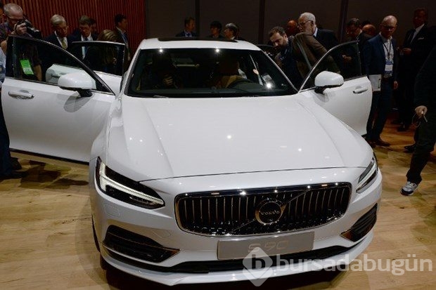Volvo S90 Detroit'te parladı