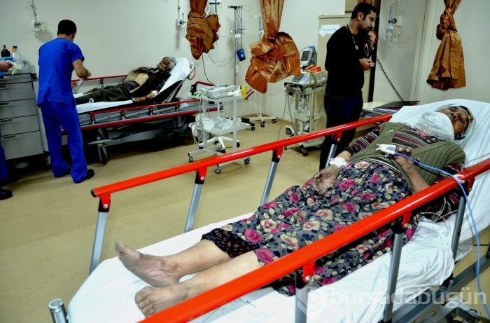 Sur'da Mehmetçik hastaları sırtında taşıdı!	
