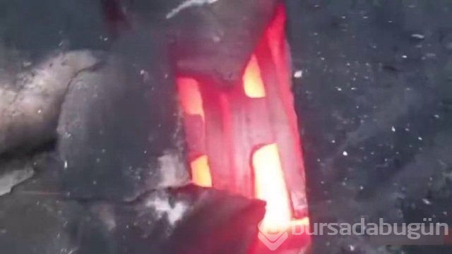 Yerden ısıtmalı kulübe yaptı
