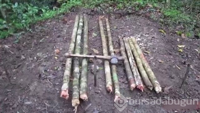 Yerden ısıtmalı kulübe yaptı
