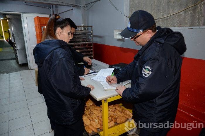 Bursa'da mikrop yuvası imalathaneden görüntüler!