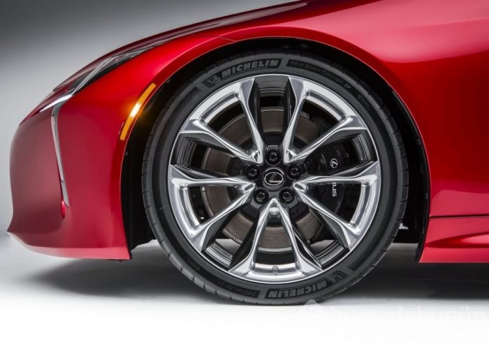 BMW 6'ya yeni rakip: Lexus LC 500 2017
