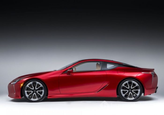 BMW 6'ya yeni rakip: Lexus LC 500 2017
