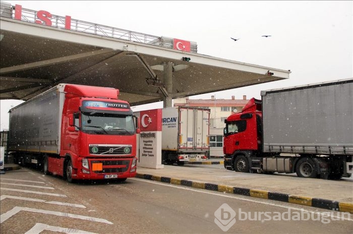 Kapıkule'de 9 kilometrelik tır kuyruğu oluştu