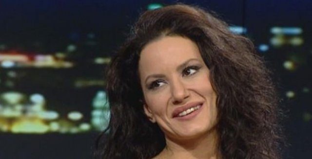 Yıldız Asyalı hamile