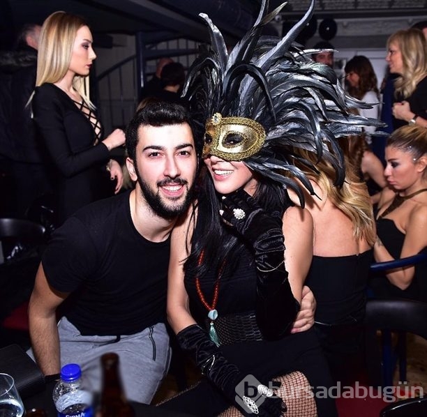 Hande Yener'e doğum gününde sürpriz evlilik teklifi!