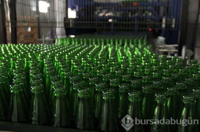 Maden suyunu bardakta içmeyin!