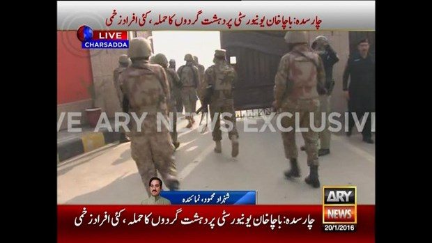 Pakistan'da üniversiteye saldırı