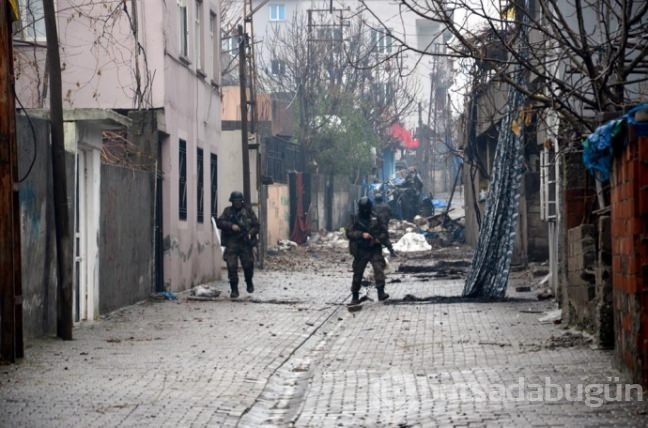 Dua kitabına bile bomba tuzakladılar