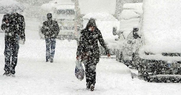 Kar bitti sanmayın yine geliyor!
