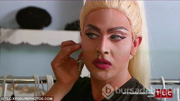 Madonna'ya benzemek için bunları yaptı!
