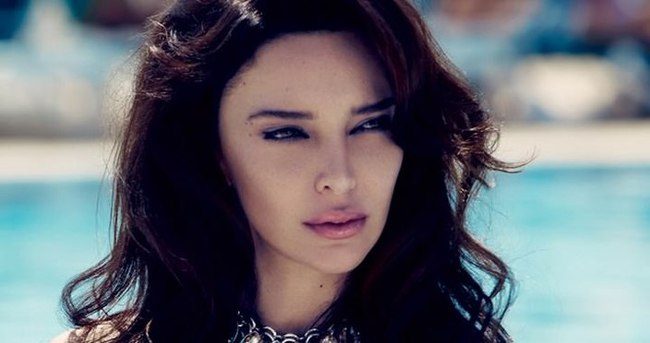 Hande Ataizi'ye büyük şok!
