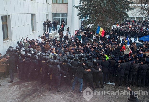 Moldova'da parlamento baskını