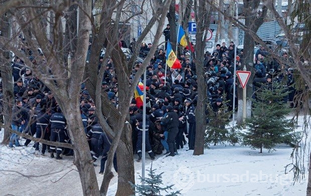 Moldova'da parlamento baskını
