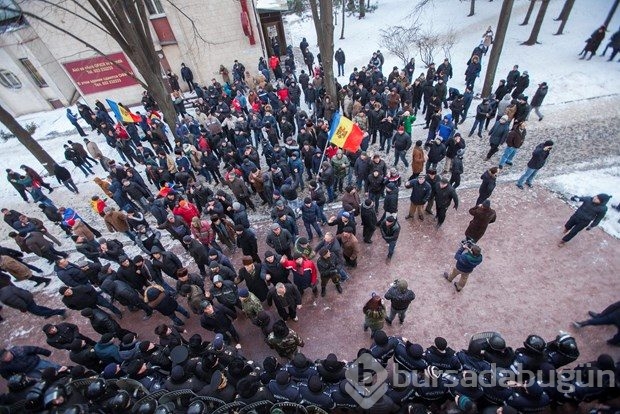 Moldova'da parlamento baskını