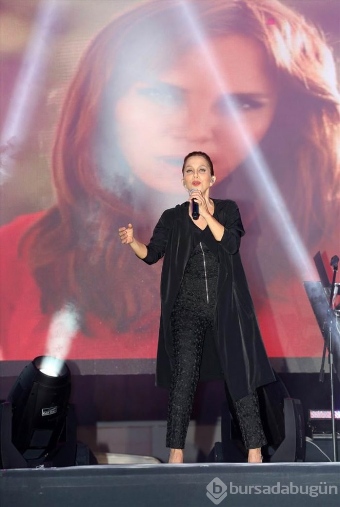 Sertap Erener 52 yaşında anne oluyor!	

