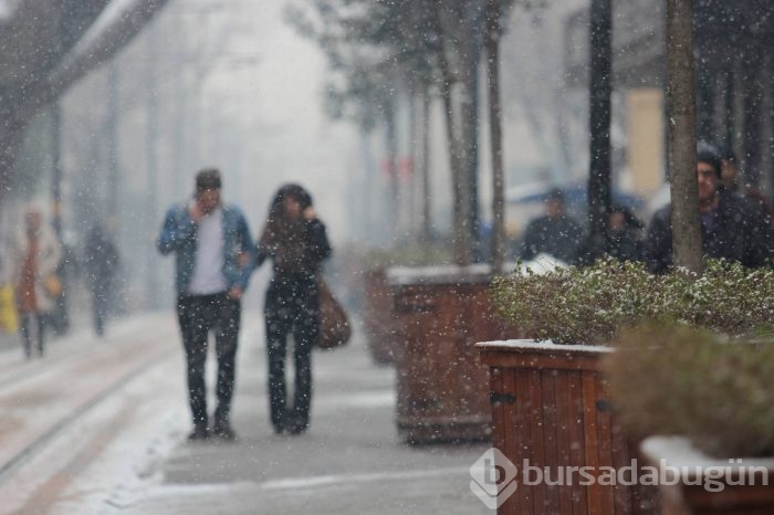 Bursa yeniden beyaza büründü