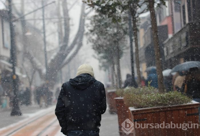Bursa yeniden beyaza büründü