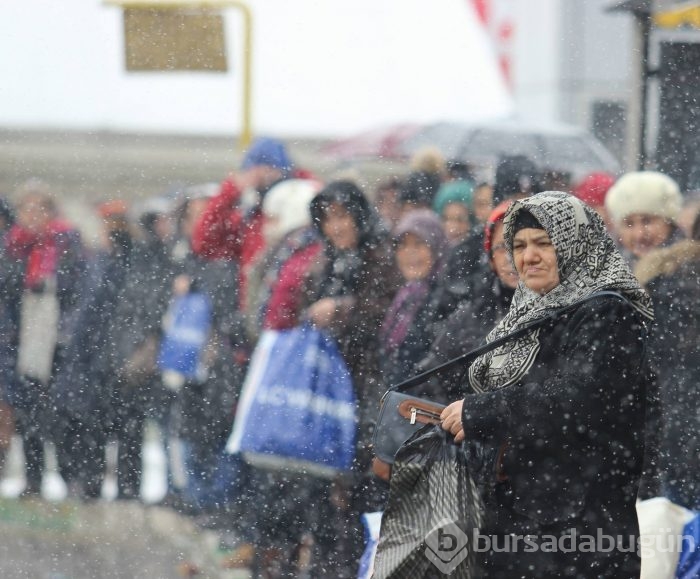 Bursa yeniden beyaza büründü
