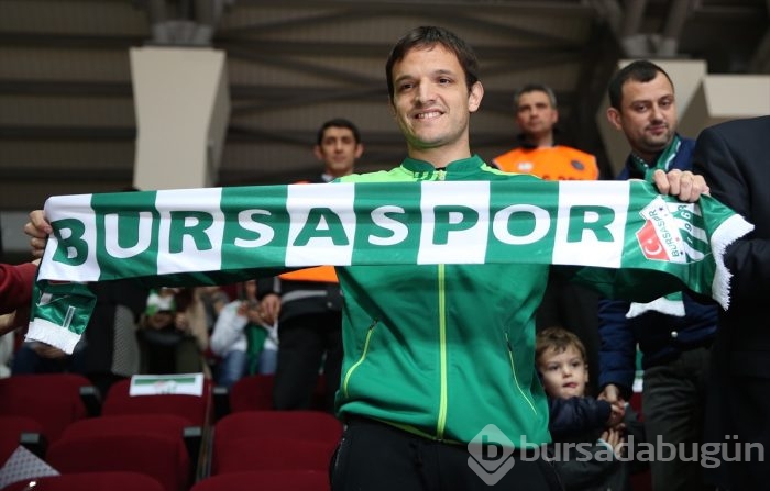 Batalla Bursaspor'a resmi imzayı attı!