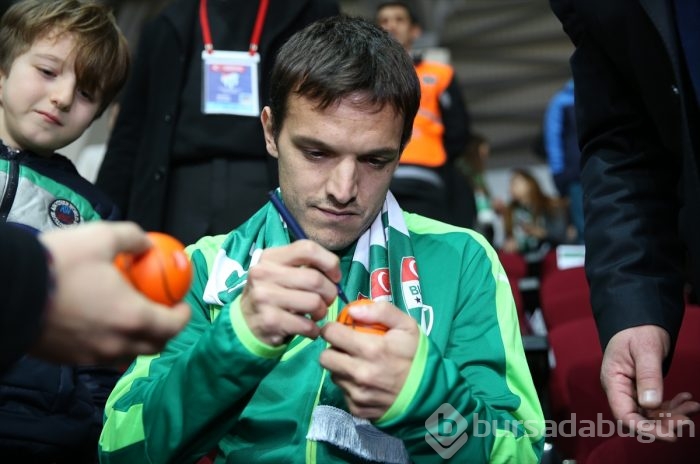 Batalla Bursaspor'a resmi imzayı attı!