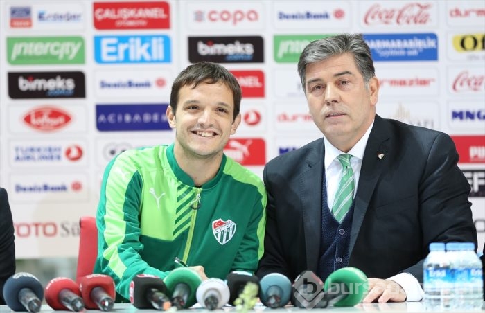 Batalla Bursaspor'a resmi imzayı attı!