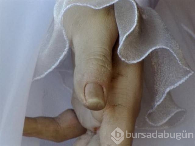 Bir baba kızına bunu nasıl yapar
