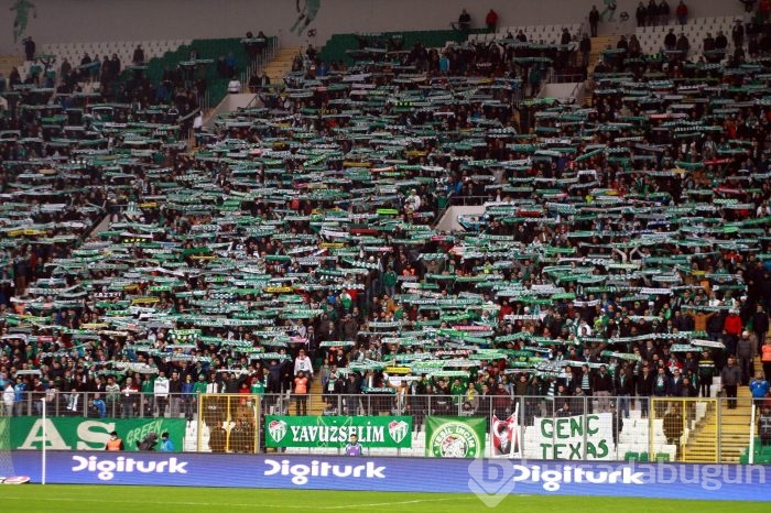 Bursaspor - Medipol Başakşehir maçından kareler