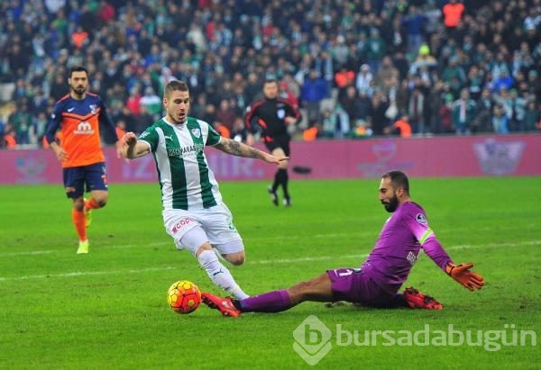 Bursaspor - Medipol Başakşehir maçından kareler