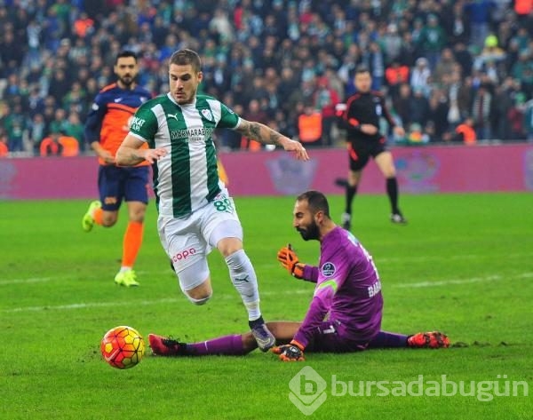 Bursaspor - Medipol Başakşehir maçından kareler