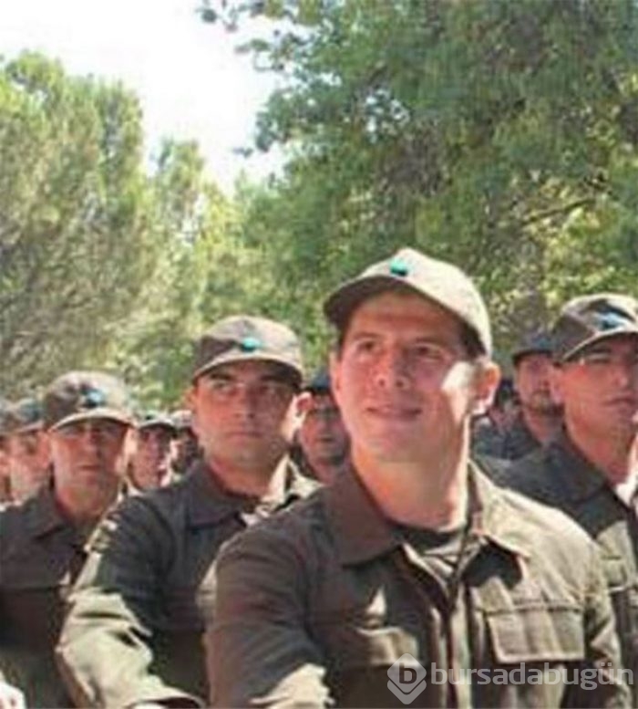 Ünlülerin askerlik fotoğrafları..