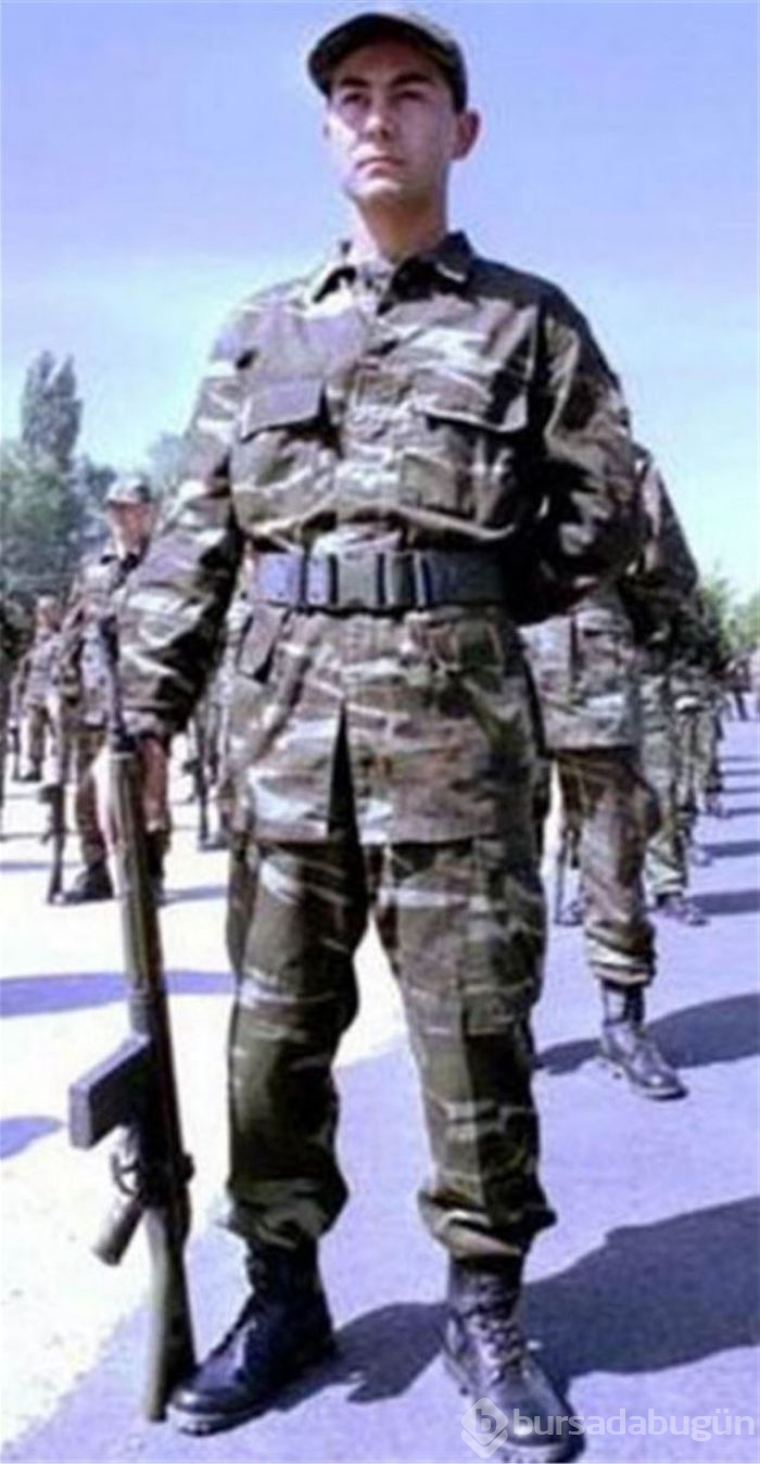 Ünlülerin askerlik fotoğrafları..