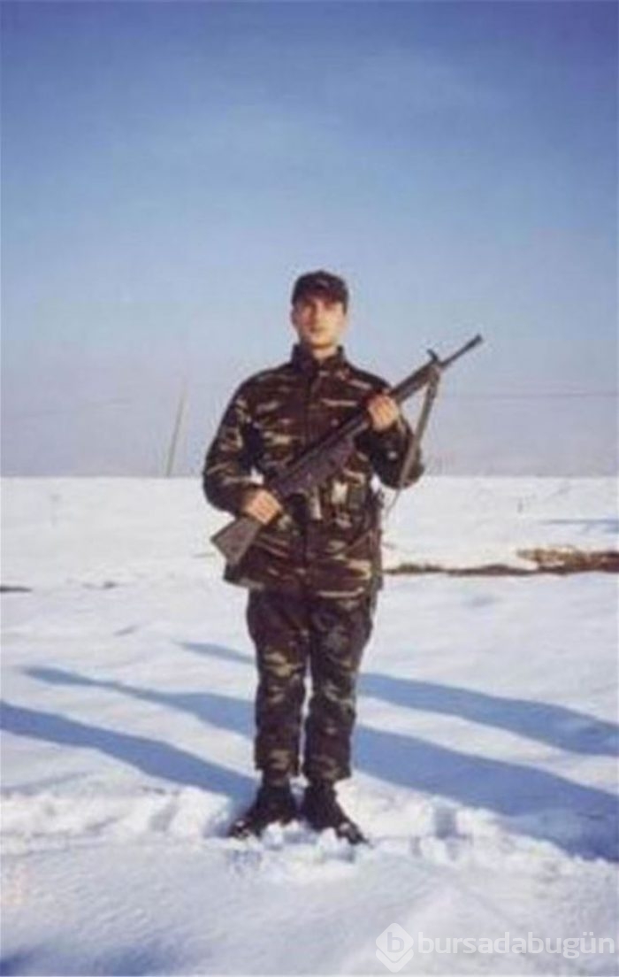 Ünlülerin askerlik fotoğrafları..