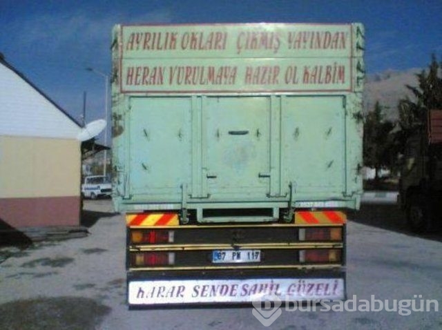 Türklere özgü araba arkası yazıları!