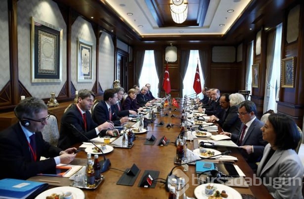 Merkel, Cumhurbaşkanlığı Külliyesi'ne hayran kaldı