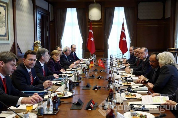 Merkel, Cumhurbaşkanlığı Külliyesi'ne hayran kaldı