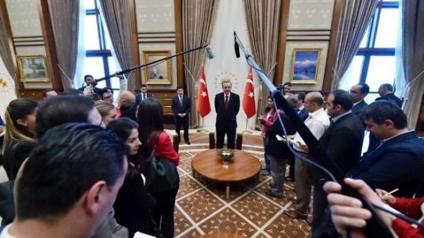 Merkel, Cumhurbaşkanlığı Külliyesi'ne hayran kaldı