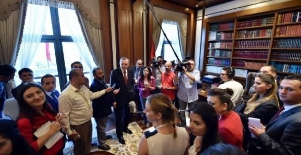 Merkel, Cumhurbaşkanlığı Külliyesi'ne hayran kaldı
