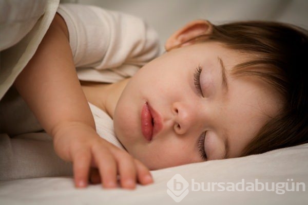Çocuklarda başarı için 8 saat uyku şart