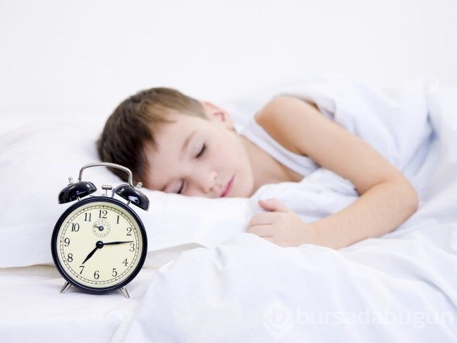 Çocuklarda başarı için 8 saat uyku şart
