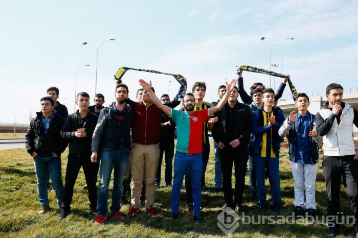 Fenerbahçe Diyarbakır'da çiçeklerle karşılandı