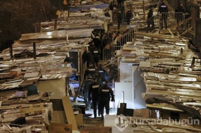 Paris'te kendilerine köy yaptılar