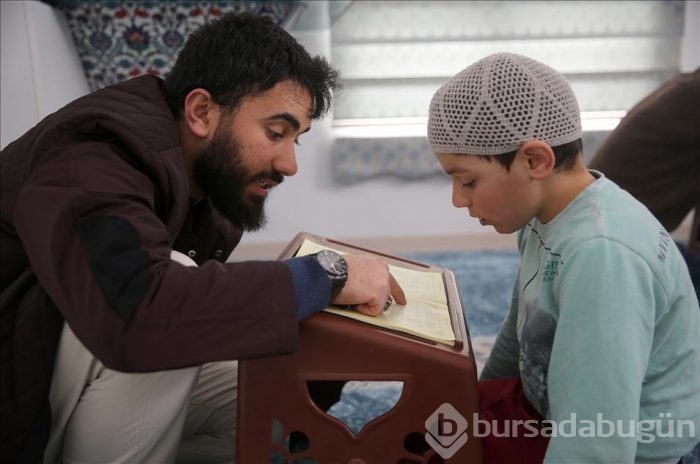 Ahıskalı çocuklar Kur'an-ı Kerim öğreniyor