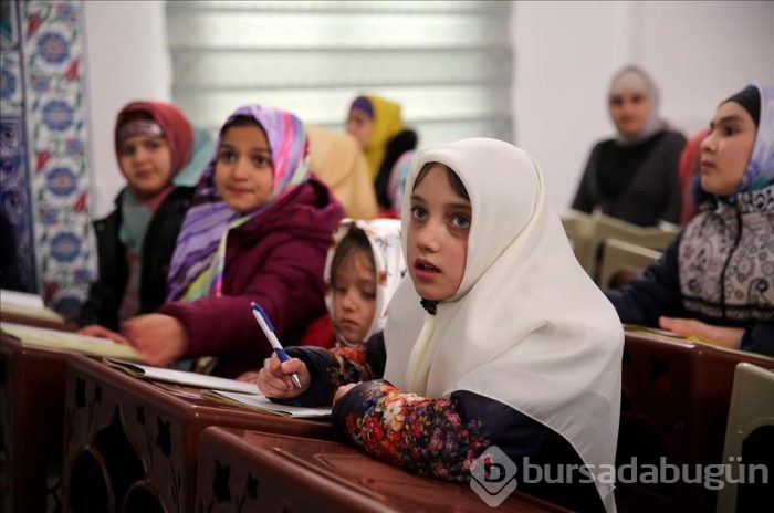 Ahıskalı çocuklar Kur'an-ı Kerim öğreniyor