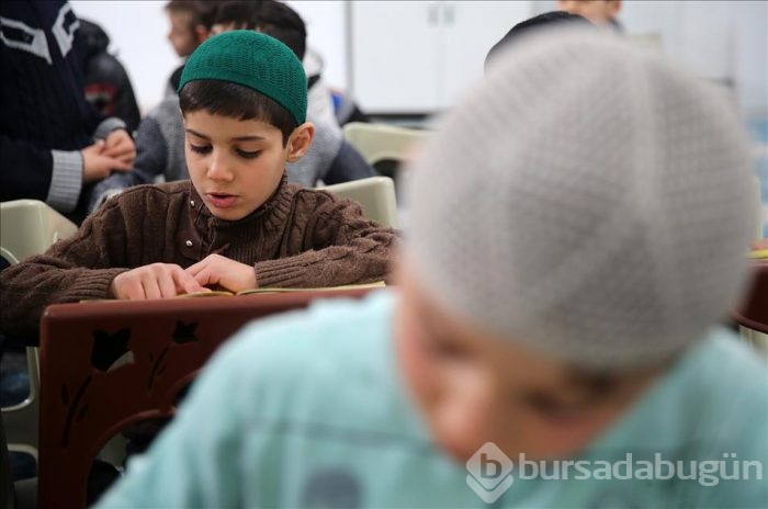 Ahıskalı çocuklar Kur'an-ı Kerim öğreniyor